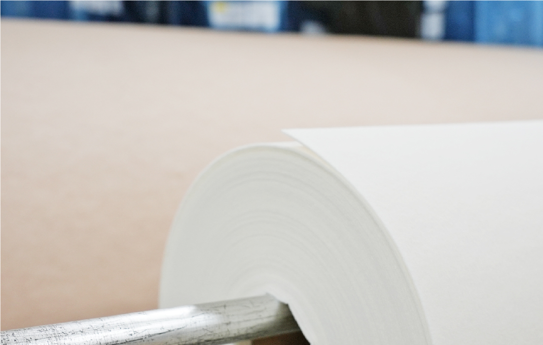 ロール保管で柔軟なカット対応が可能